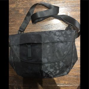 Lululemon festivals bag
